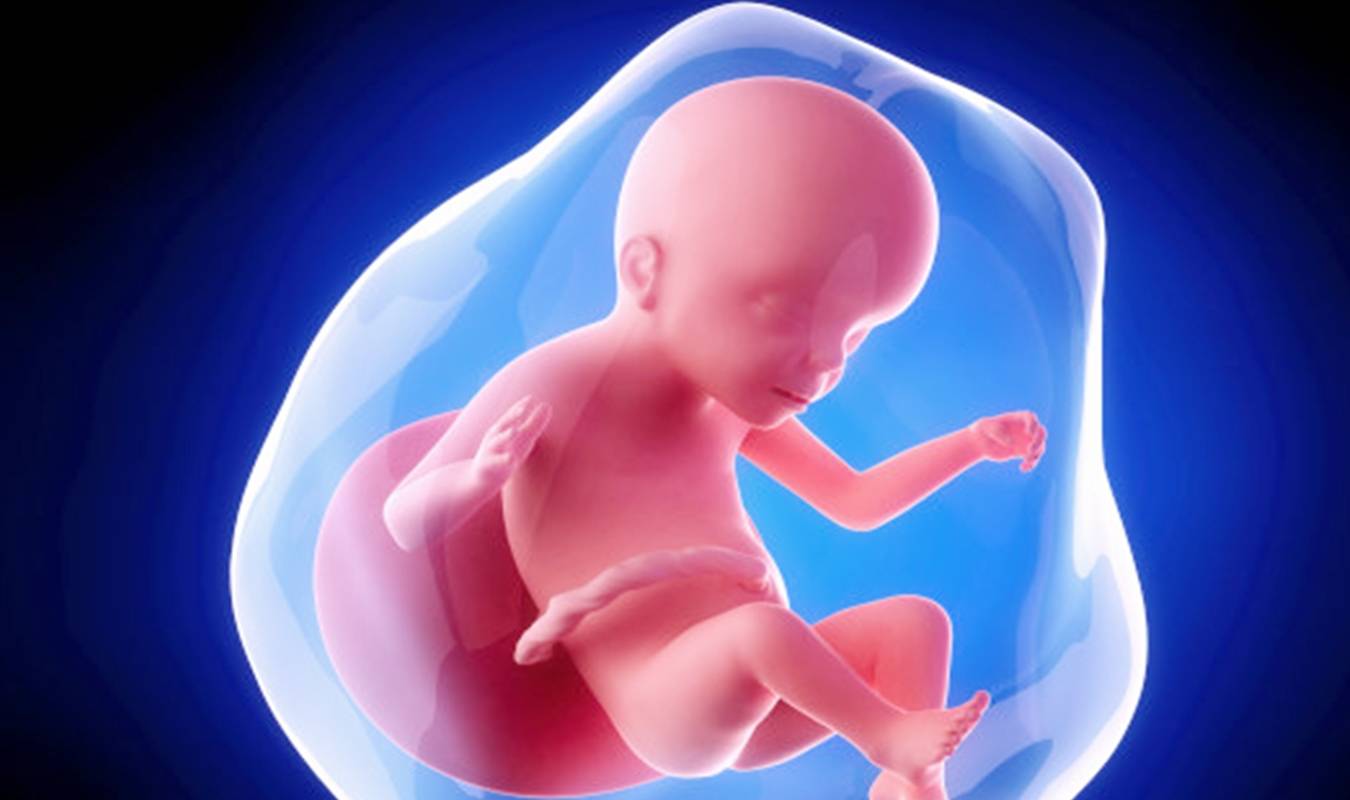 羊水不够 喝水来凑 孕妈出现3种症状 说明羊水少要喝水了 胎儿