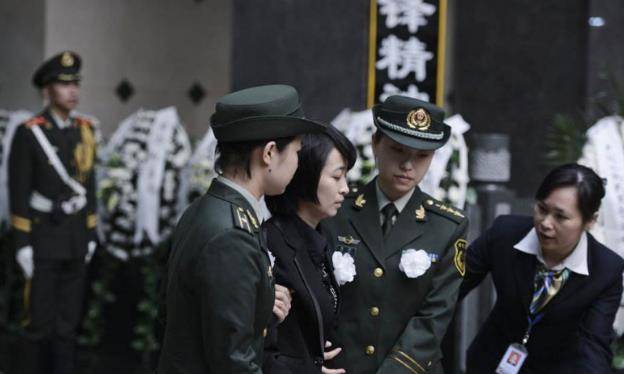 最特别的一名女武警,31岁时被特招入伍,直接被授予少校警衔_庞洪雨