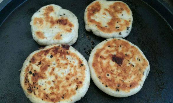 小孩|自制千层豆沙饼,做法超简单,香味诱人,口感爽脆,小孩超爱吃!