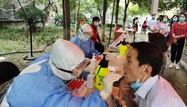 郑州|众志成城，共同抗疫！视光眼科医护人员支援郑州核酸检测工作