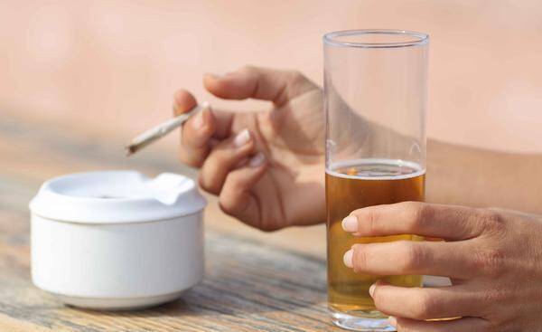 症状|肝部有囊肿，或与这5个因素有关，要小心预防