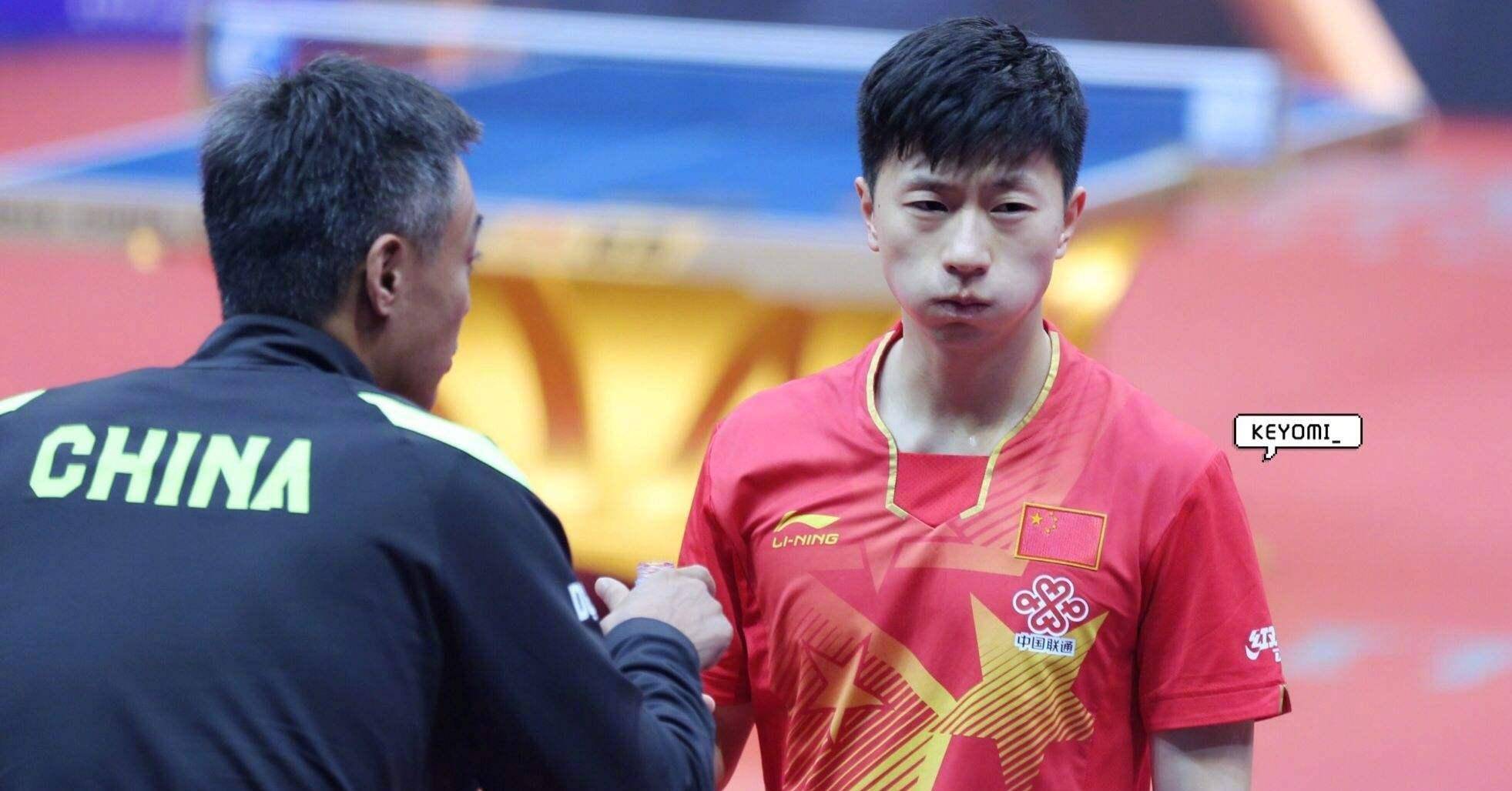 一身|马龙不愧是乒乓球队的一把手,日常穿搭挺帅,短袖藏不住一身肌肉