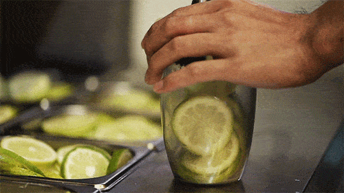 一口上头,火遍全网的手打柠檬茶来大洋湾啦!