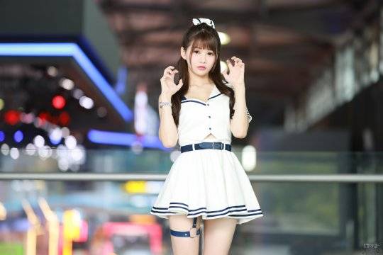 都齐聚|2021ChinaJoy现场Showgirl：快来，大量的深V白衣女神，不解释！