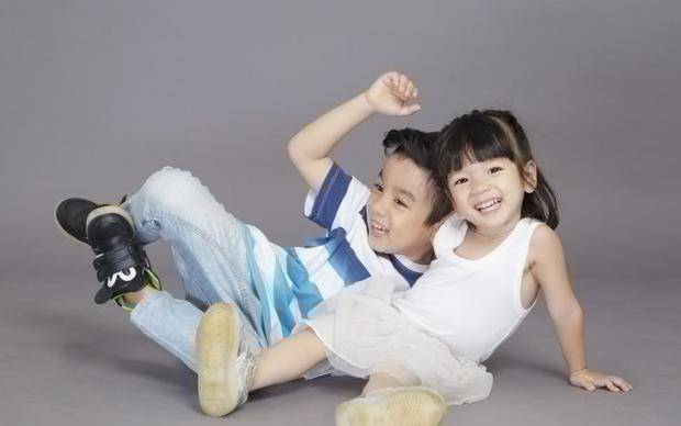 夫妻俩|37岁硕士宝妈的话让人泪目，说出很多人的心声“别学我生二胎”