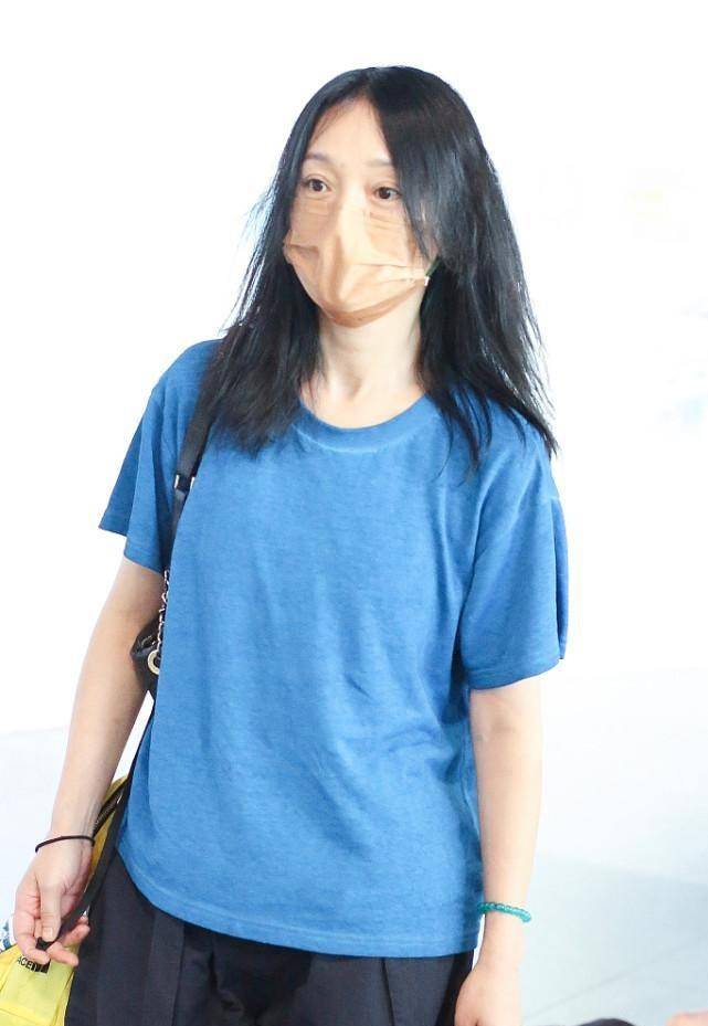 颜色|演技派底气就是足，周迅不仅穿的衣服很简单，头发都是乱糟糟的