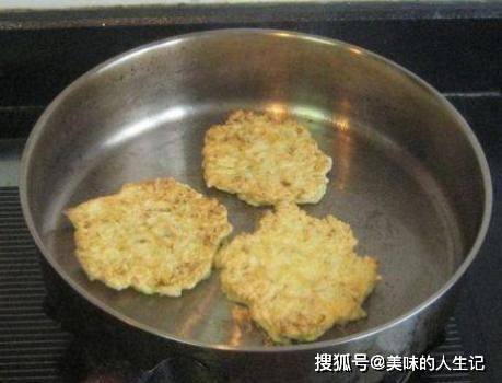 蔬菜|5月吃这懒人早餐，手不沾面就能做，解馋又顶饱，孩子分分钟吃光