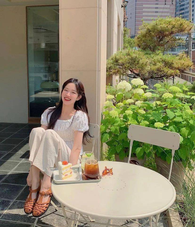Liya|连衣裙 + 平底鞋 = 今夏王炸