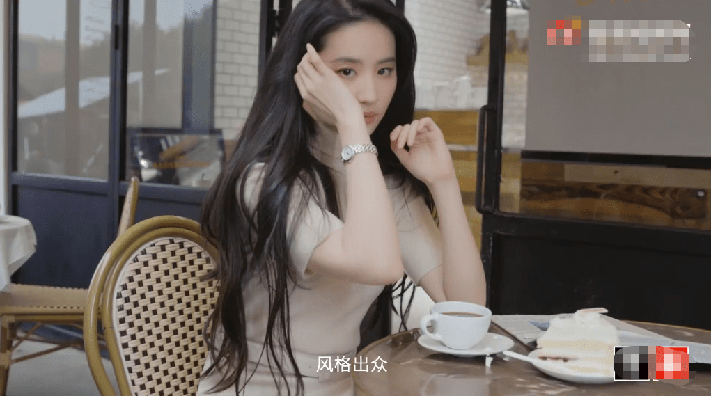 魅力|刘亦菲的美真是干干净净，就算脸蛋有棱有角，但依旧是瓜子脸