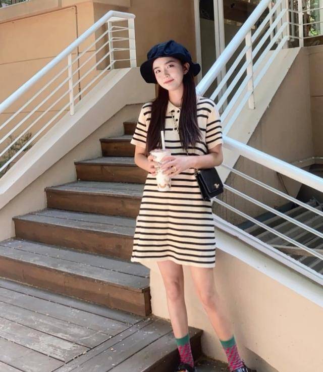 全黑|姚明带女儿逛街,11岁姚沁蕾身高已经一米七,全黑休闲风也养眼