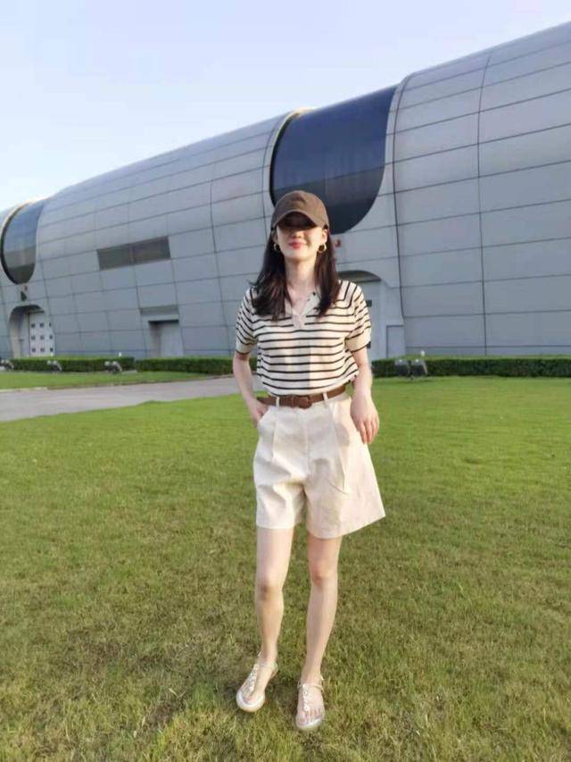 西裤|白色裤子很普通？会穿才高级，这些搭配思路很实用，建议尝试一下