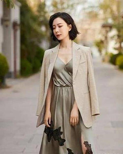 发型|过了40岁的女人，应该如何打扮自己，才显得更年轻有气质