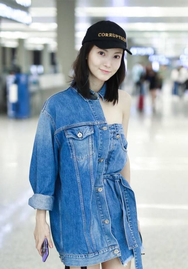 标准|金晨不愧是舞蹈专业的，“标准身材”穿牛仔装，真给气质加分