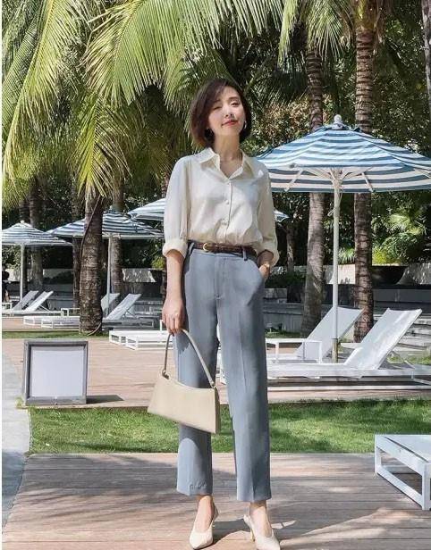颜色|这才是中年妈妈该有的穿搭！衬衫+直筒裤，气质减龄，很高级