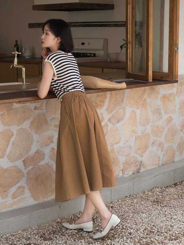 女孩子|20岁到30岁的女生夏季末尾这样穿,衬衫配阔腿裤简约洋气,超好看