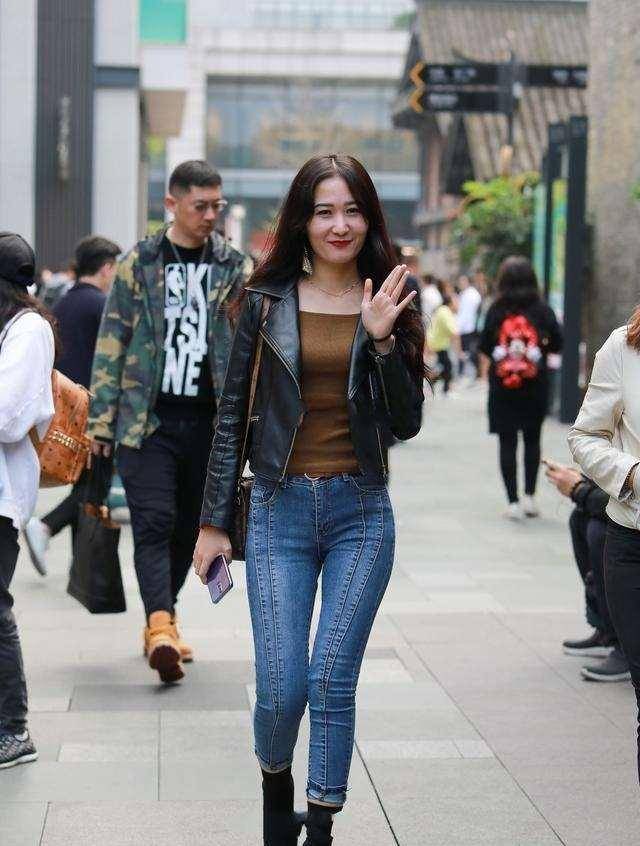 原则|舒适自在的打底裤穿搭显得有品位，简约随性美丽又吸睛，成熟魅力