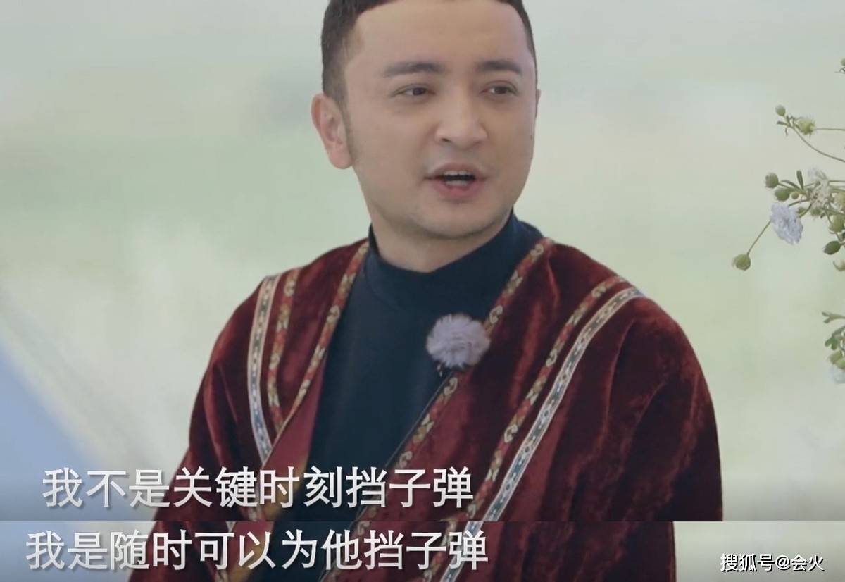 名字|撒贝宁尼格买提大秀兄弟情!脸上沾满绿漆,两人寸步不离像连体婴