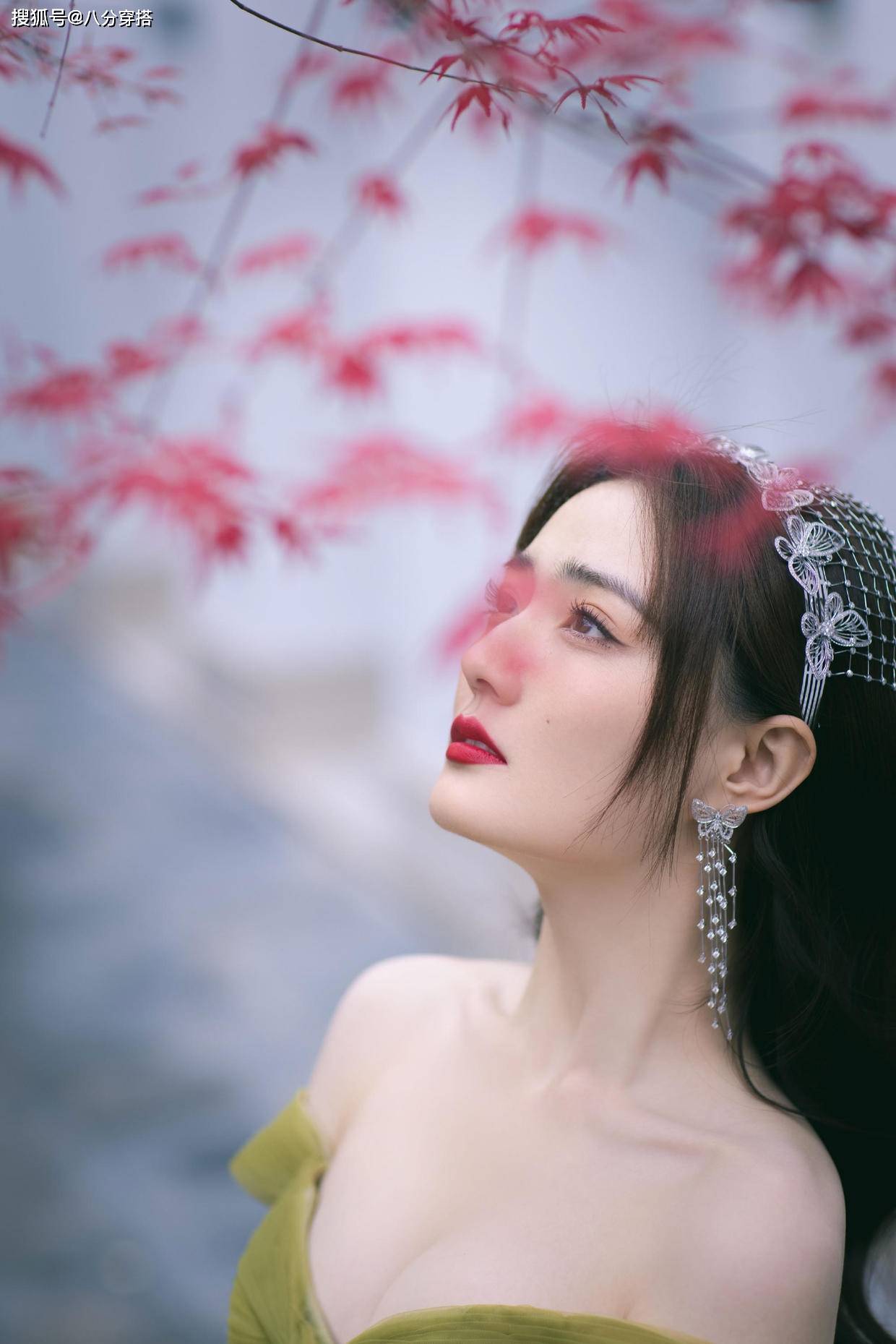 设计|徐璐又美出国际范，一袭薄纱连衣裙轻盈飘逸，高贵浪漫宛如小公主