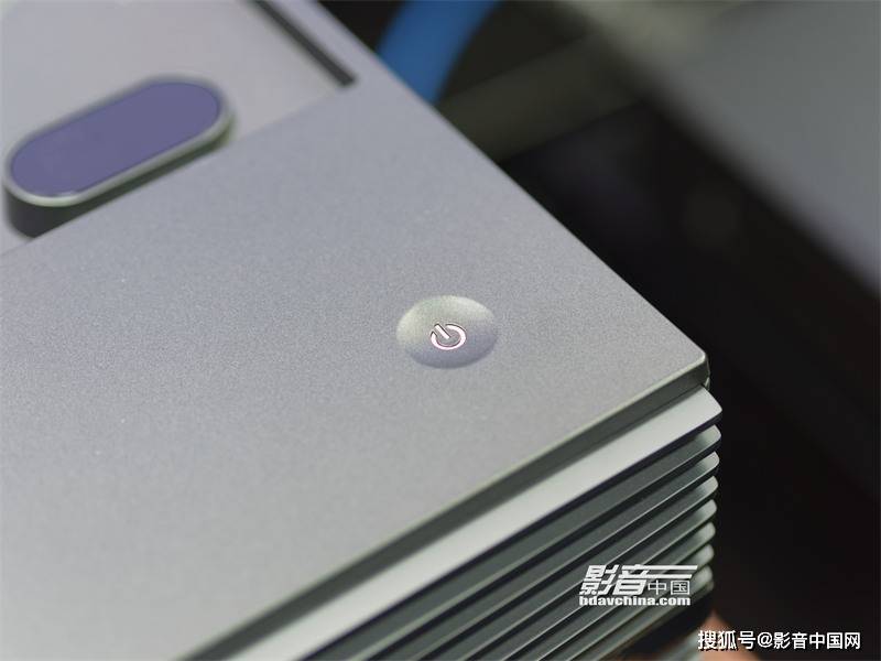 方面|BenQ i985L：迈进另一个阶段的三色激光强作