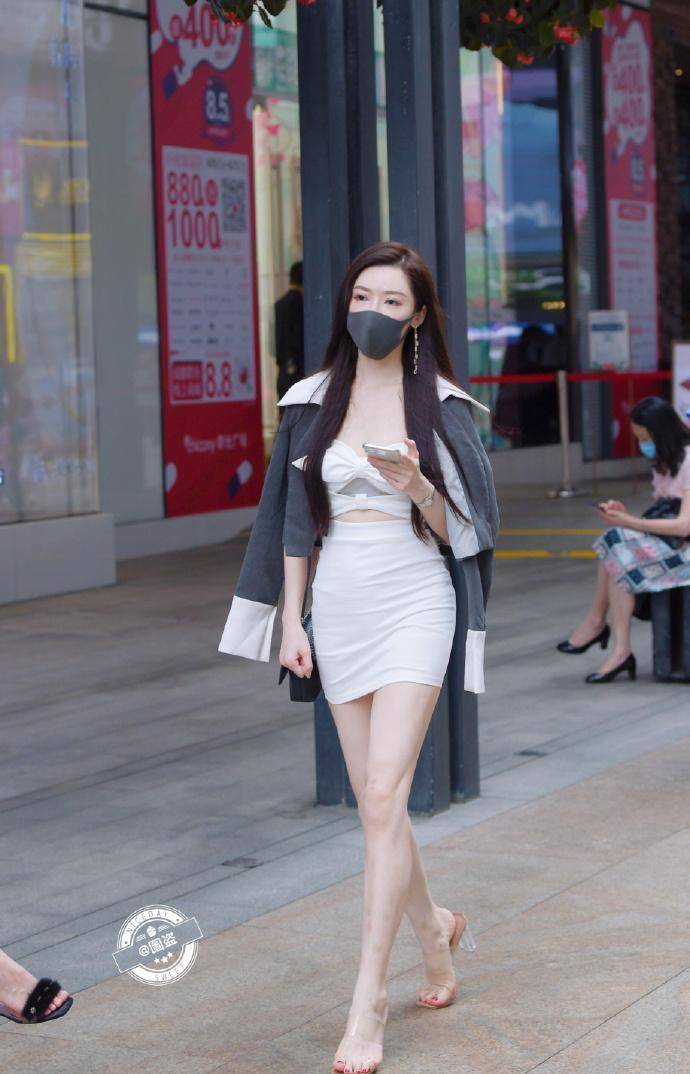 颜色|穿出随意而又休闲风格的连衣裙,亮眼吸睛搭配更好看,长知识了