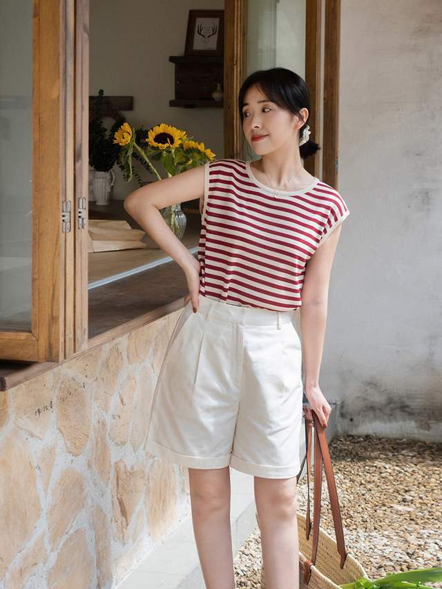 女孩子|20岁到30岁的女生夏季末尾这样穿,衬衫配阔腿裤简约洋气,超好看