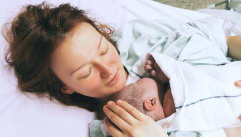 爱帝|坐月子的时候能哭吗?不要再偷偷地哭了,解决事情还有其他方法