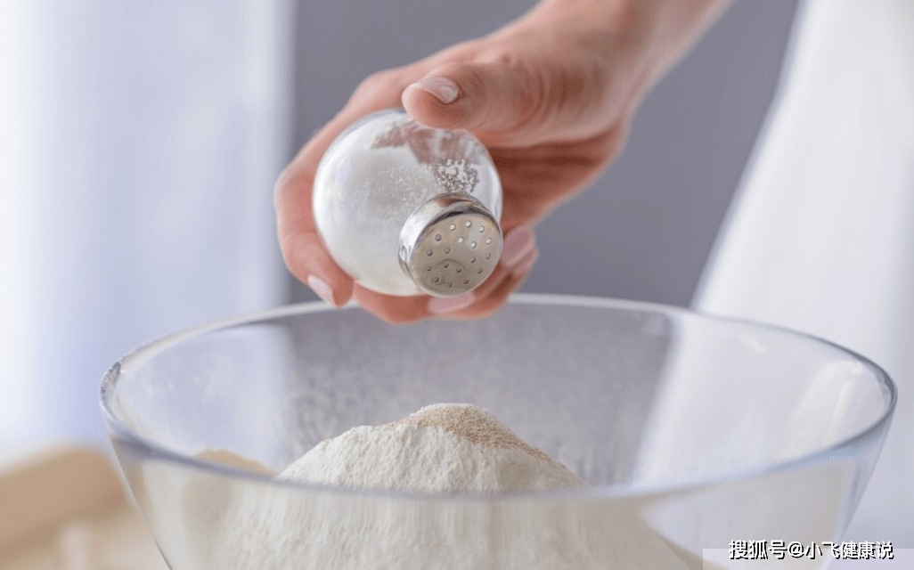 控制|血糖高了不能吃主食？医生建议：想要控制血糖，3类食物要少吃