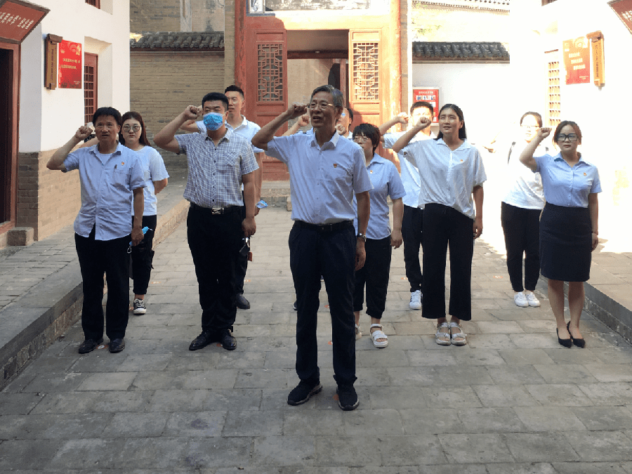 运城龙翔学校党支部成员来到嘉康杰革命活动旧址开展主题党日活动