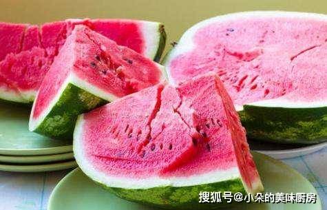 西瓜怎么挑选正确 41dddb4d859c4734aa8bfe0ace546b7d.jpeg