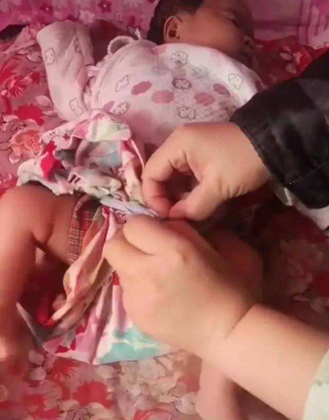 方法|90后宝妈晒尿不湿“节约”技巧，反遭网友嘲讽：穷就不要生二胎