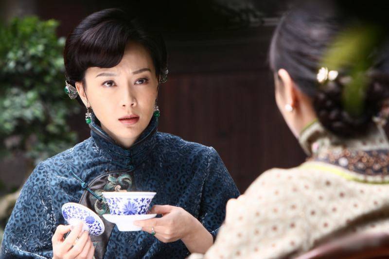 什么|整容次数多了果然会像蔡明靠拢！陈数的脸这是崩了吗？