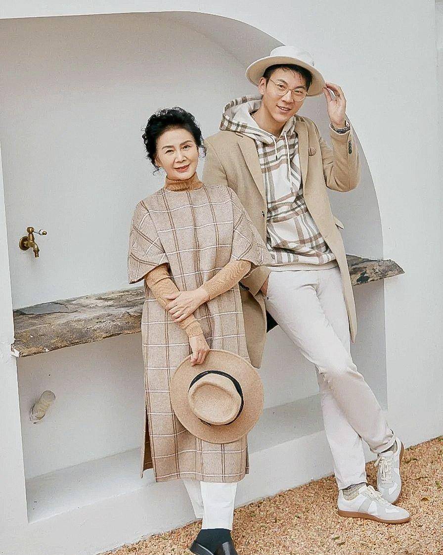 亮度|女人，你才60多岁而已，为何不穿得时髦一点，继续“臭美”下去