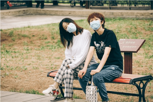 格子|双金得主杨倩晒旧照秀美颜！戴墨镜巨星范十足，明星脸真藏不住啦