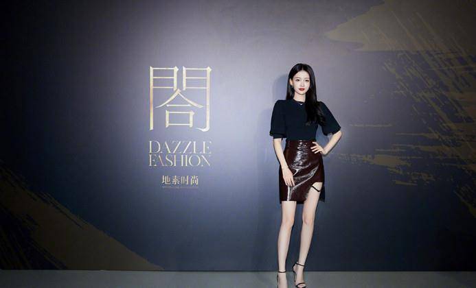 驾驭者|孙怡真孝顺首次携妈妈看秀，穿皮裙比妈妈高半头，勾肩搭背似姐妹