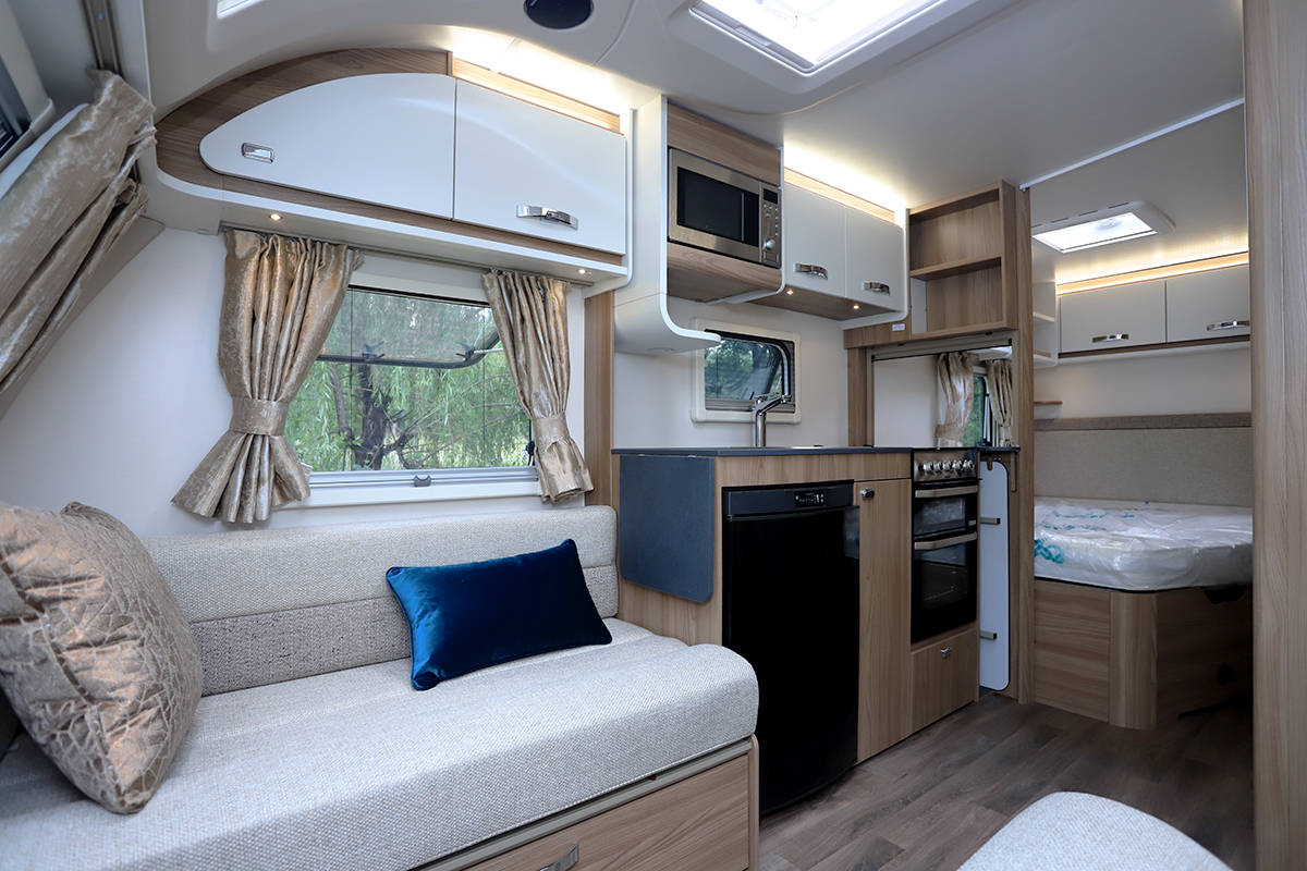Alpine4 英国斯威夫特SWIFT SPRITE ALPINE4北京总代房车专营店户外首选车型拖挂式房车_搜狐汽车_搜狐网