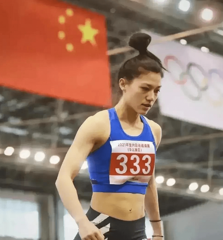 魅力|郑妮娜力和巩立姣同框，气质不同各显实力，归化运动员挺抢镜