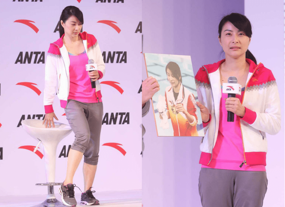 颜色|郭晶晶当了阔太也不摆谱，过夏穿普通羽绒服，裹着围巾更显亲切