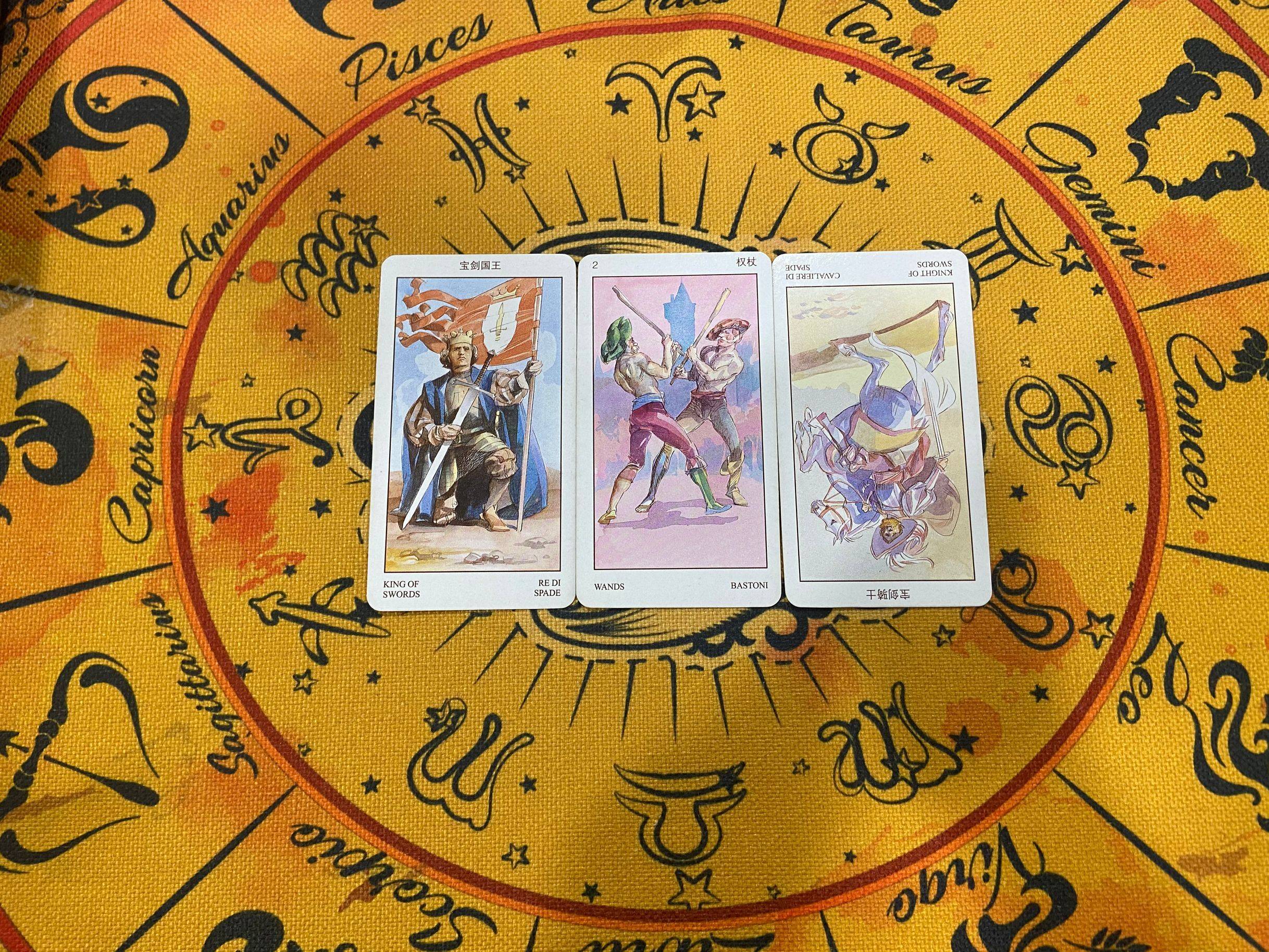 魔巫塔罗:白羊座未来三个月运势,分分合合又多次纠缠,貌合神离_宝剑