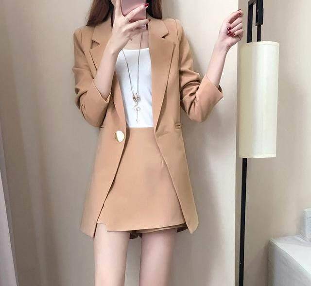 贴肤|夏季穿上时髦短裤西装，既显腿长又能赚足回头率！