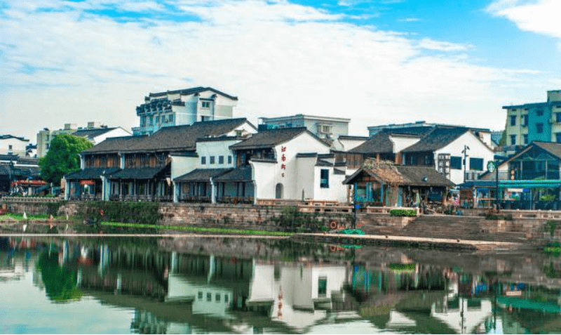 杭州一千年古镇，位居江南名镇之首，曾繁华一时，如今却鲜有人知