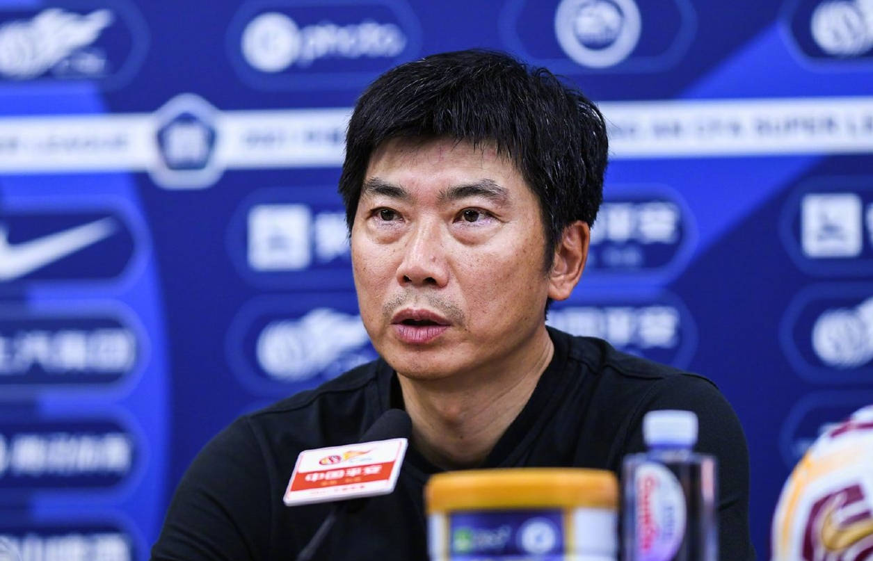 中超少帅带队劫富济贫,执教胜过两位前国脚,曾乱入喝水哥名场面_陈洋