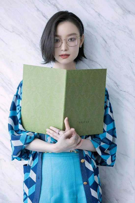 发型|迪丽热巴欧阳娜娜的短发 容易打理还显脸小