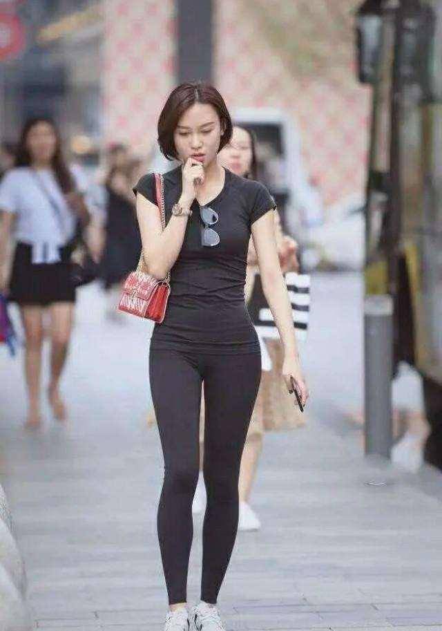套装|“婴儿肥”的打底裤美女，这样穿时髦又修身，小个子不容错过