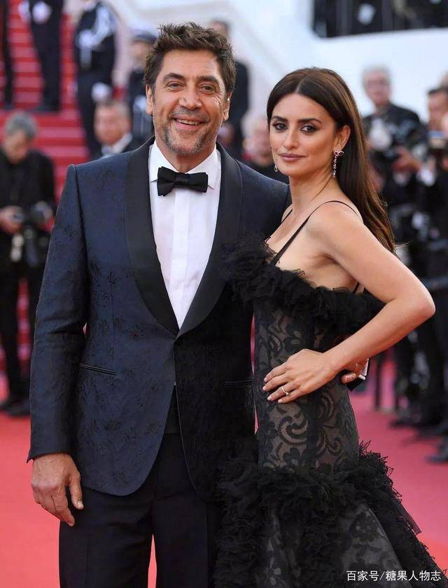 哈维尔·巴登|阿汤哥和麦康纳都曾拜倒在她裙下，老公是西班牙男神，如今怎样了？