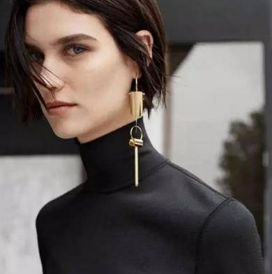 发型|圆脸女孩适合的发型,再加上配饰和妆容的修饰,真是美出了高级感