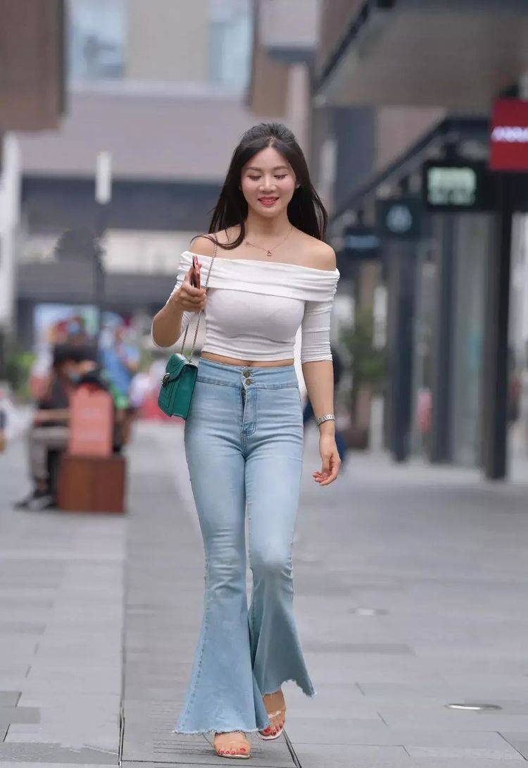 身材|“婴儿肥”要怎么穿？搭配合理得当，修身塑形还彰显可爱！
