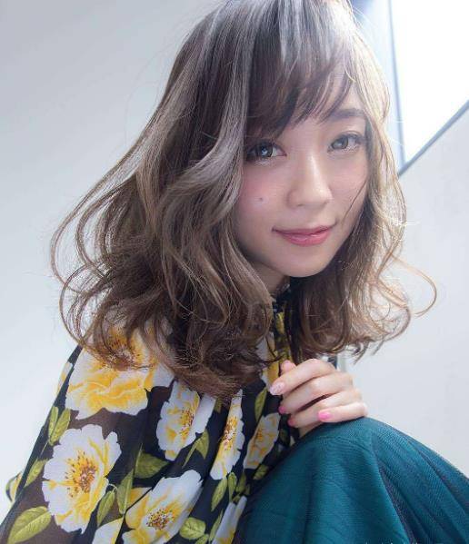 发型|圆脸女孩适合的发型,再加上配饰和妆容的修饰,真是美出了高级感