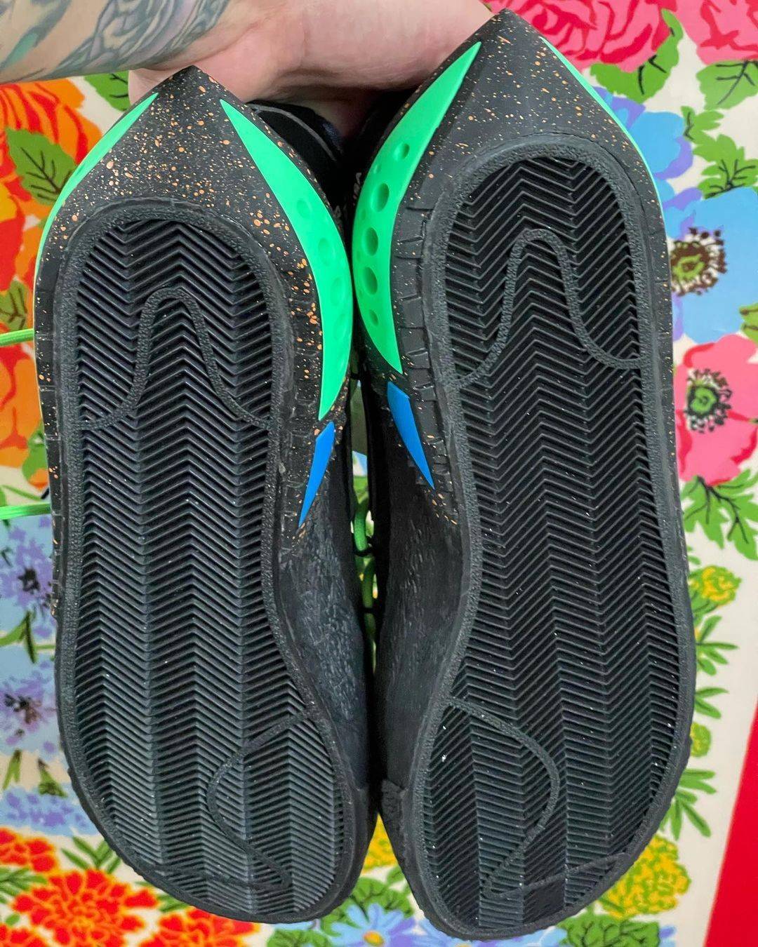 细节|OW x Blazer 实物细节曝光！网友：这鞋冻脚吗？