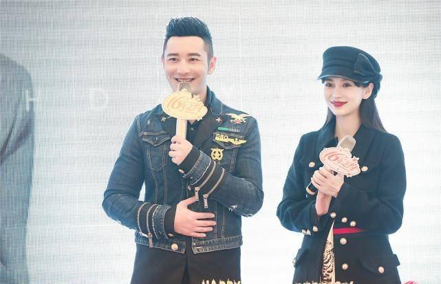 黑色|杨颖挺会搭配的，一身“海军装”配报童帽，在黄晓明身边真小女人