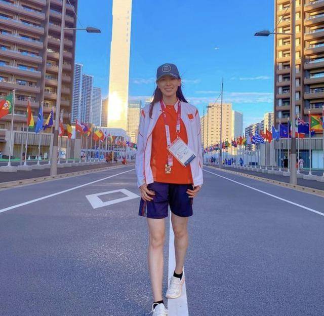 写真照|孙一文日常穿搭好文艺,特别喜欢小香风,一组写真照堪比时尚大片